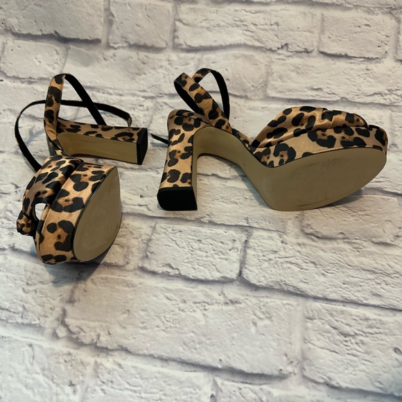 Rampage Cheetah High Heels - Picture 3 of 6